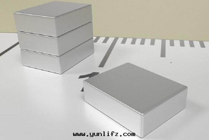 磁铁(tiě)廠(chǎng)家样品可(kě)選規格多(duō)，但沒(méi)有(yǒu)現(xiàn)貨的(de)原因