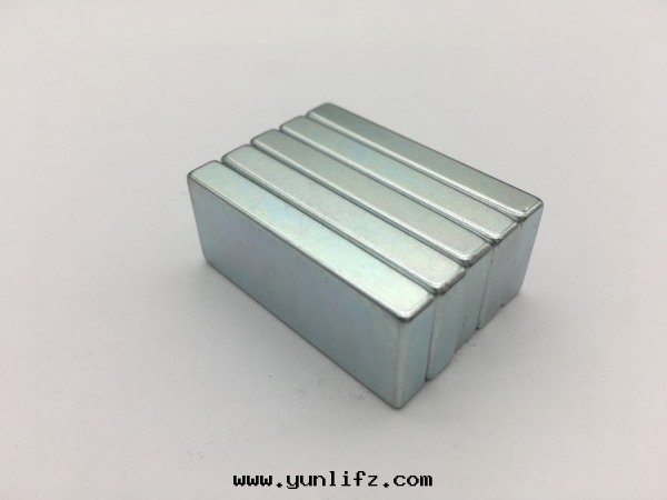 钕磁铁(tiě)的(de)化(huà)學(xué)成(chéng)分(fēn)與(yǔ)應(yìng)用範围