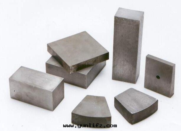 钕铁(tiě)硼磁铁(tiě)和(hé)钐钴磁铁(tiě)主(zhǔ)要(yào)區(qū)别體(tǐ)現(xiàn)在(zài)那(nà)些(xiē)地(dì)方(fāng)