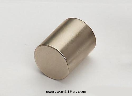 圆(yuán)柱(zhù)形钕铁(tiě)硼                               
