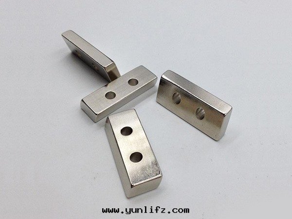 永磁铁(tiě)方(fāng)形沉孔                                