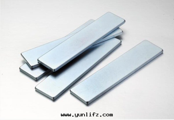 条(tiáo)形薄片(piàn)磁铁                                